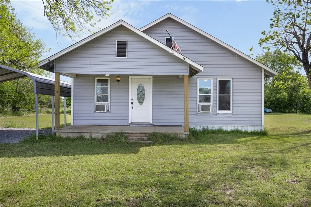 114 Worthy St