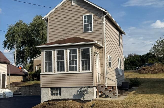 2212 Freeport Rd