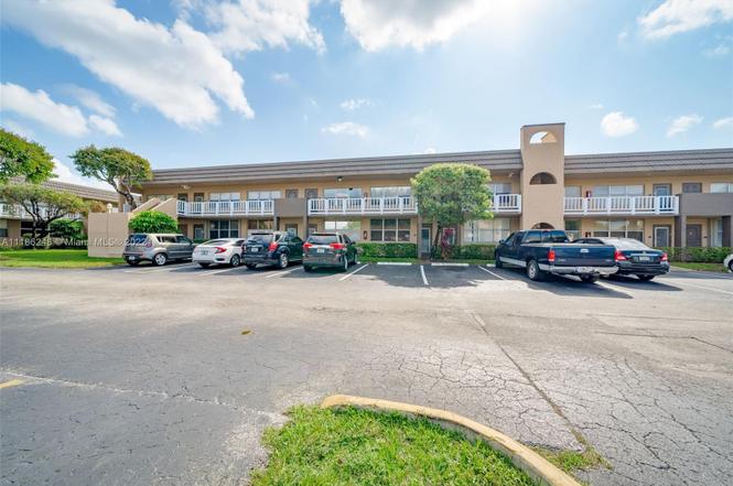 9101 Sunrise Lakes Blvd #203