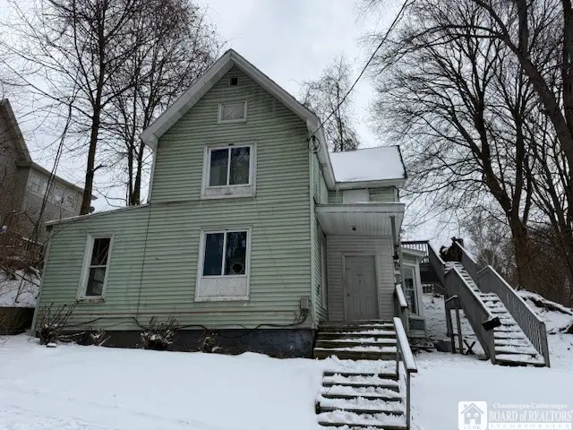 438 Winsor St