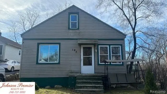 145 Parkdale Ave