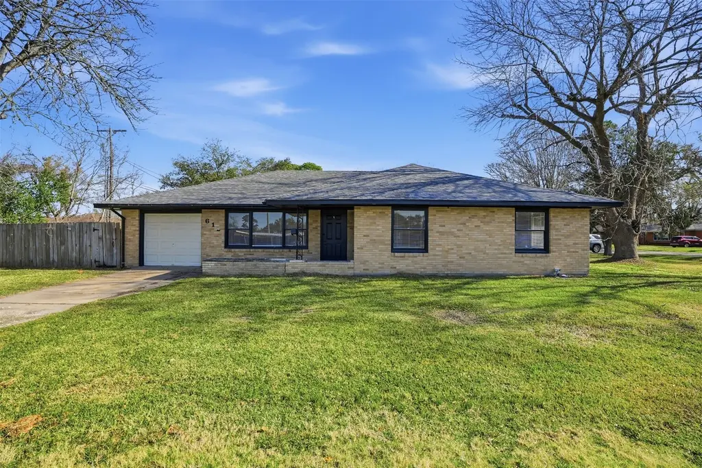 612 Sunset Ln