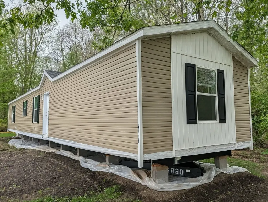 1270 Oakbrook West 105
