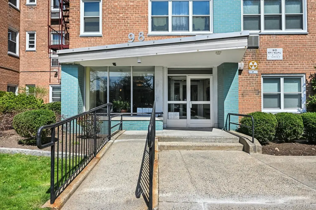 98 Dehaven Dr Unit 2B