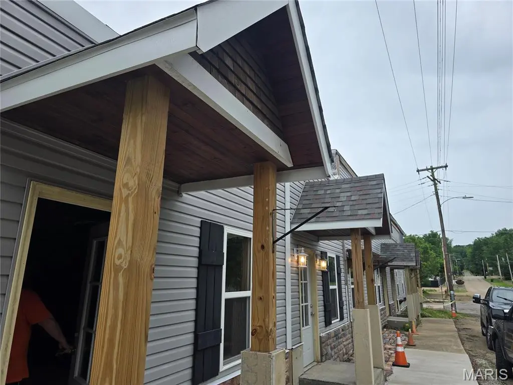 202 N Main St