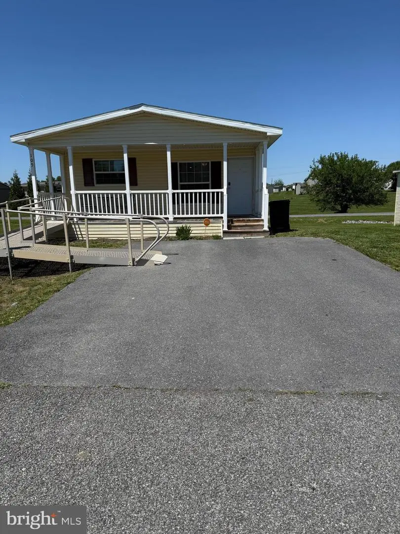 105 Chamberlain Ct