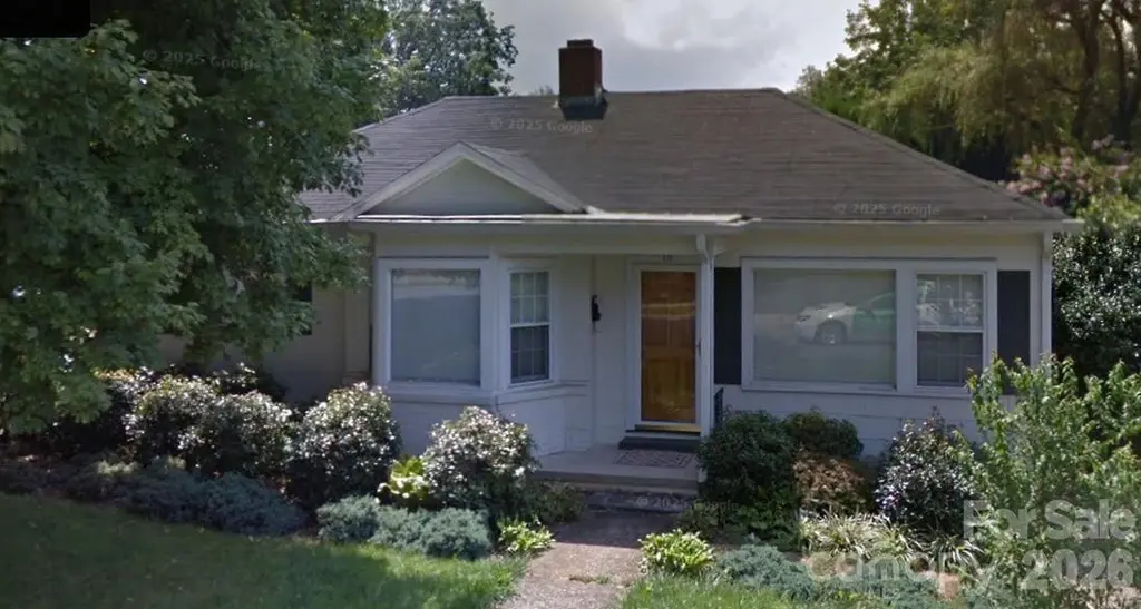 111 Greenbriar Ln