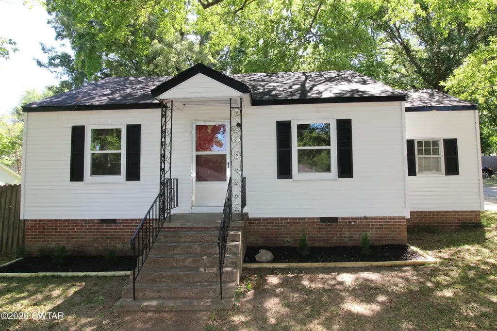 1194 Prospect Ave