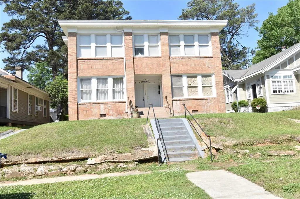 2412 Pinehurst Blvd