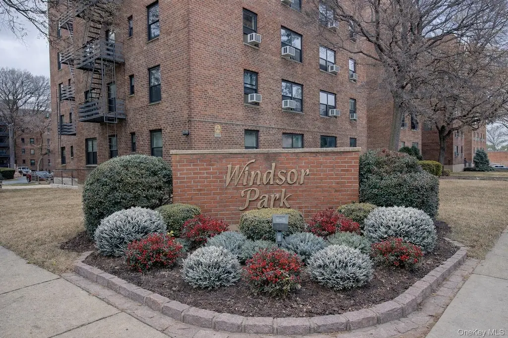 211-02 73rd Ave Unit 6P
