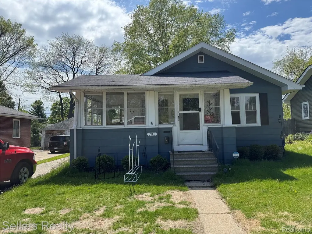 701 Saint Clair Ave