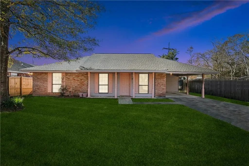 301 Cedar Ln