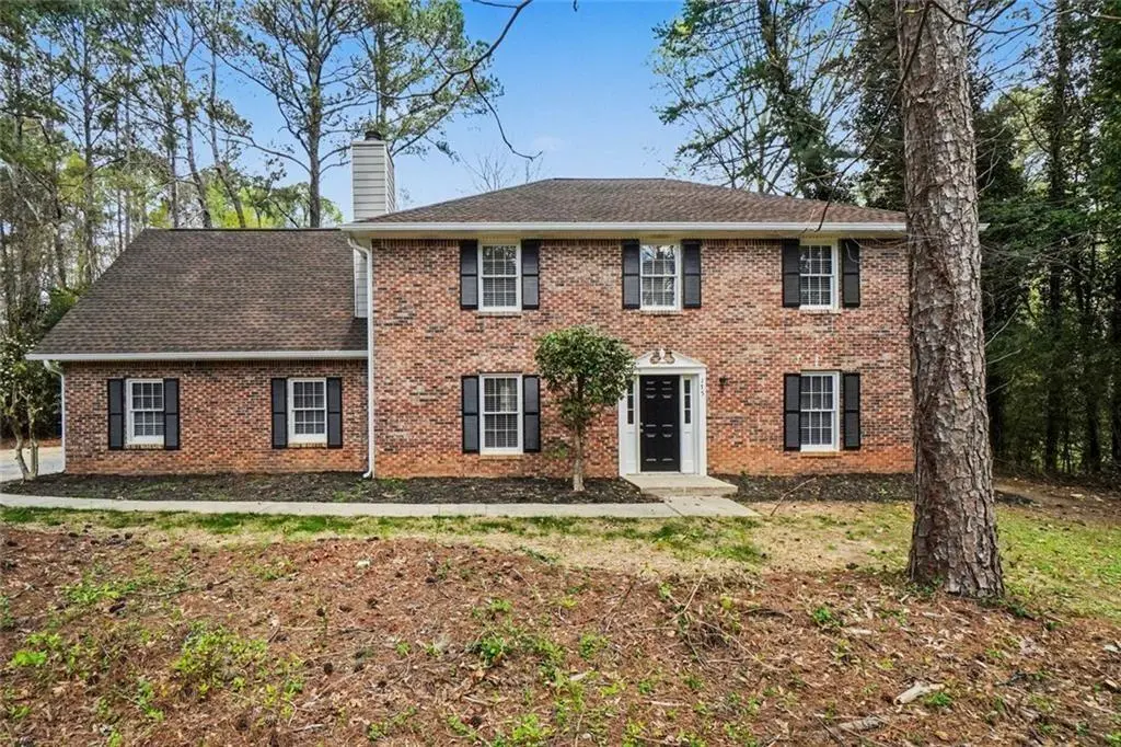 175 Woodsong Dr