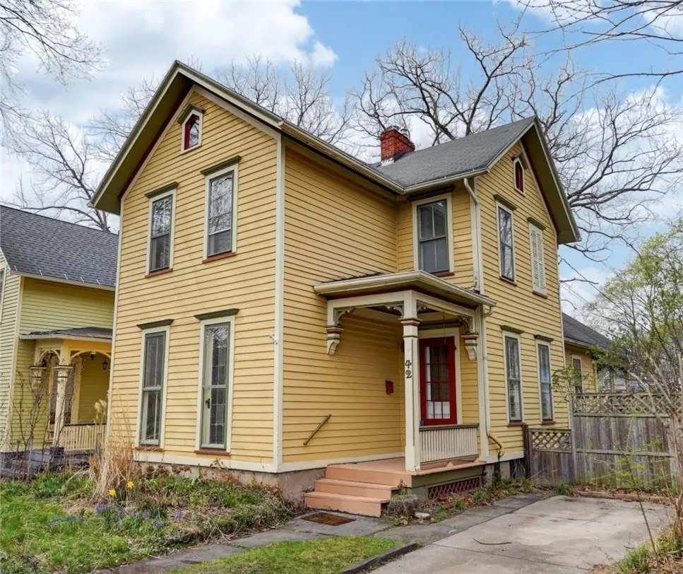 42 Hickory St