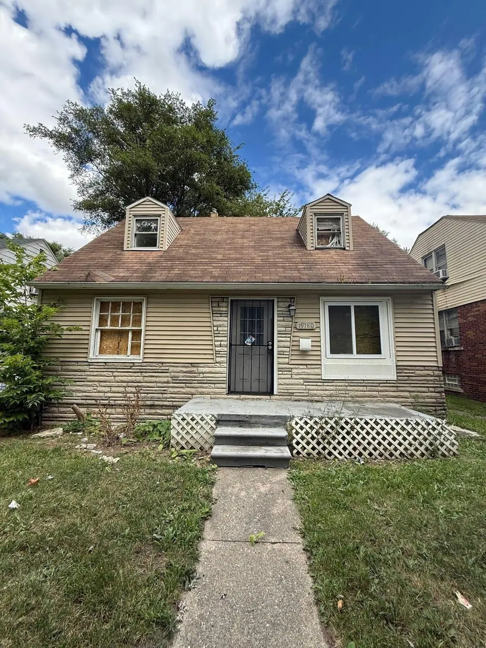 19180 Bradford Ave