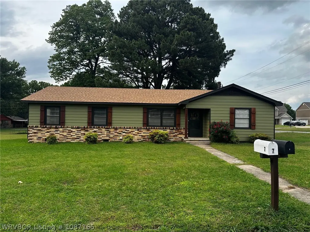 4 Jefferson Dr