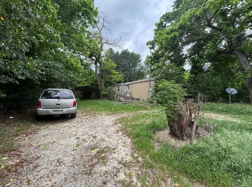 407 Magnolia St