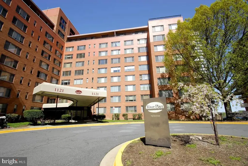 1121 Arlington Blvd #321