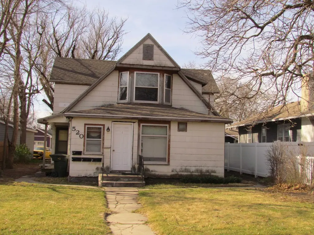 520 W 27th St