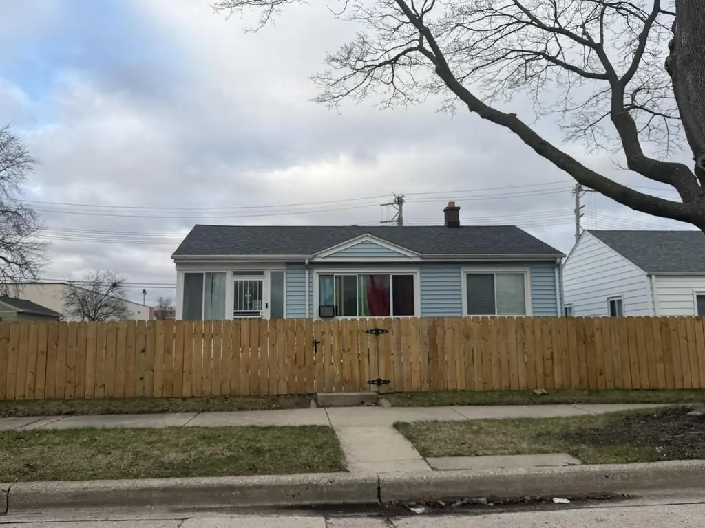 5359 W Leon Ter