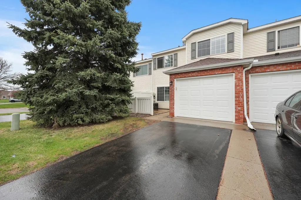 15918 Fjord Ave