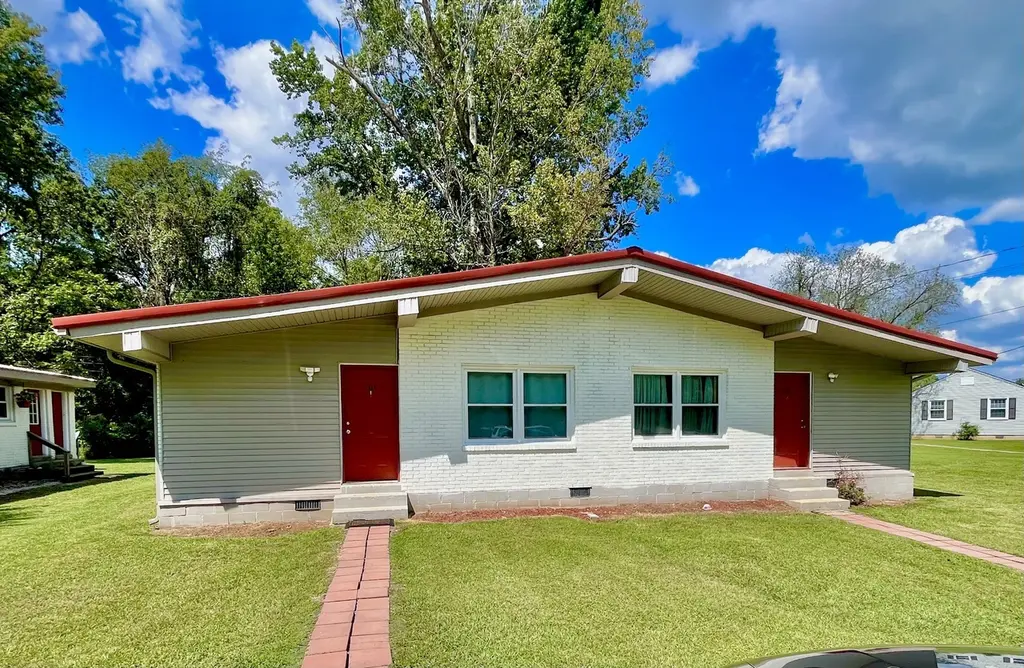 101 Chamberlain Cir