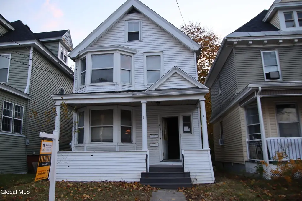 860 Washington Ave
