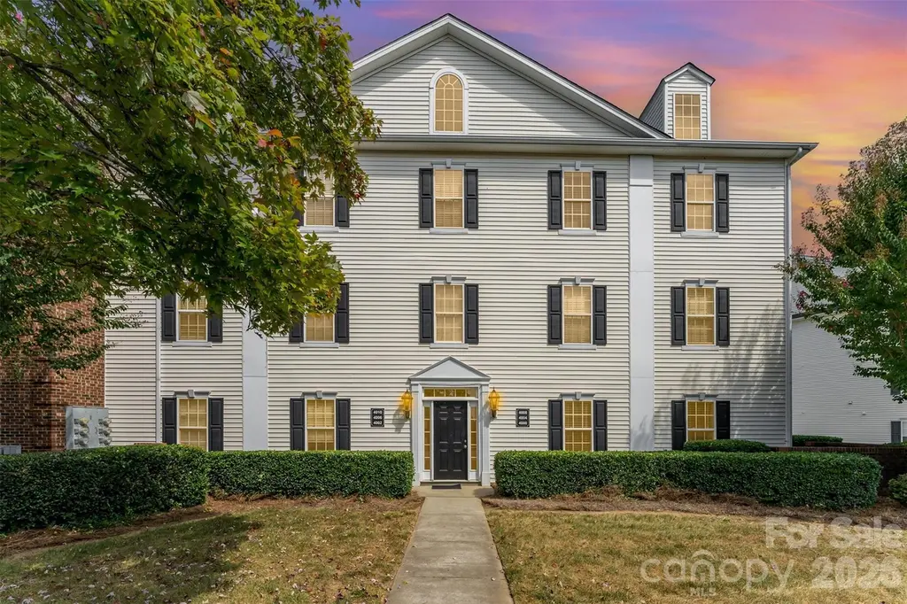 4002 Town Center Rd