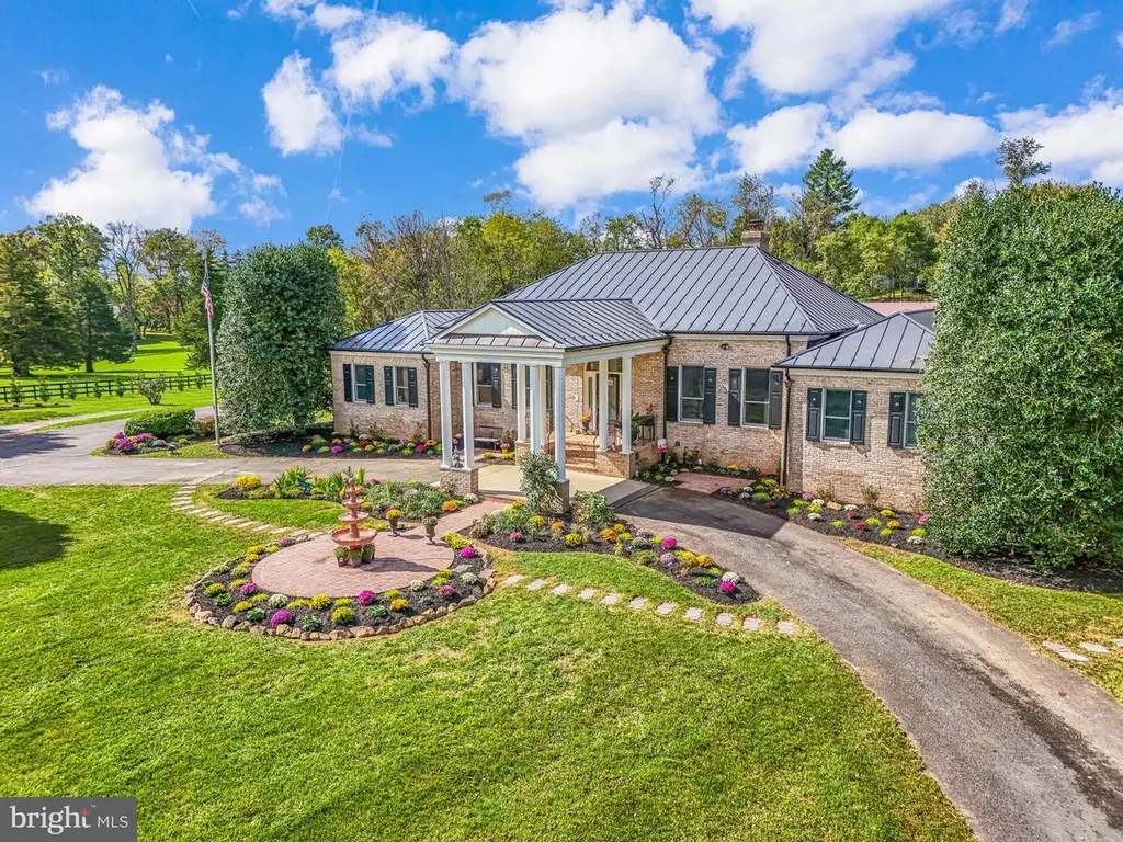 23333 Four Chimneys Ln