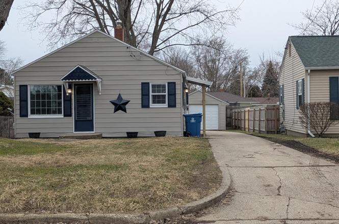 105 N Woodrow Ave
