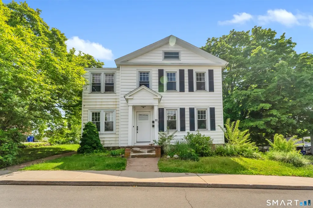 22 Hillside Ave