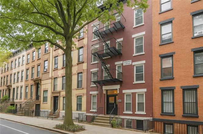 238 Sackett St