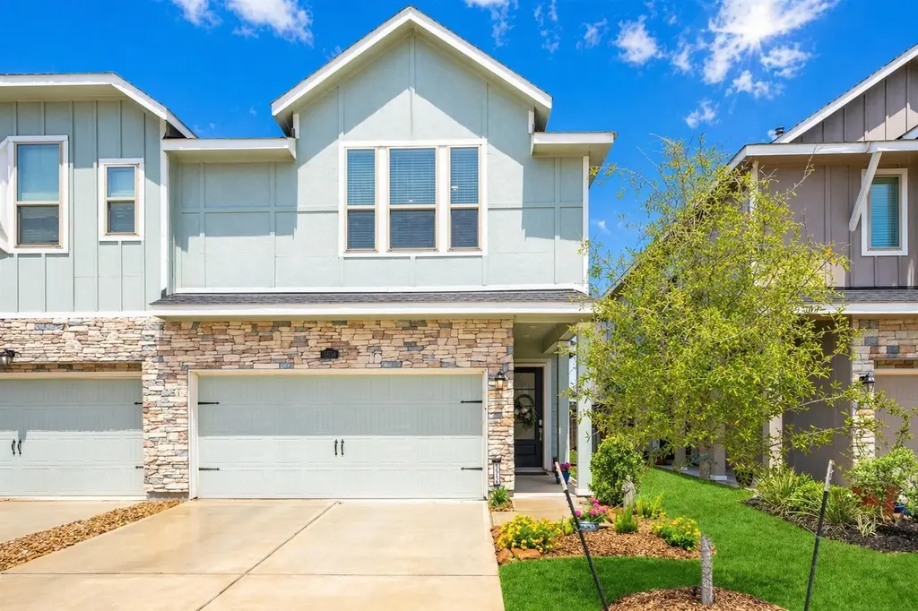 5534 Amber Brook Ln