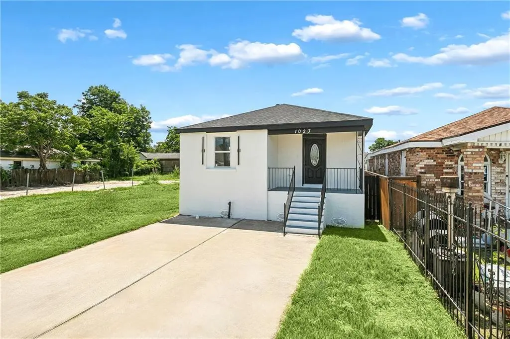 1023 S Starrett Rd