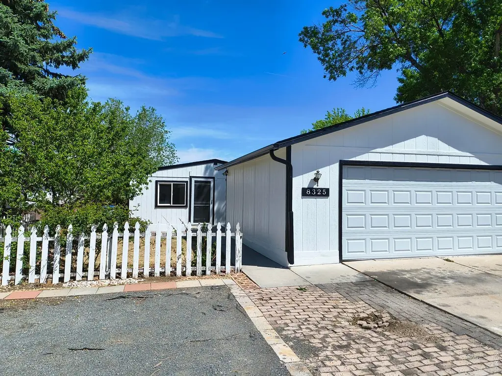 8325 Never Summer Cir