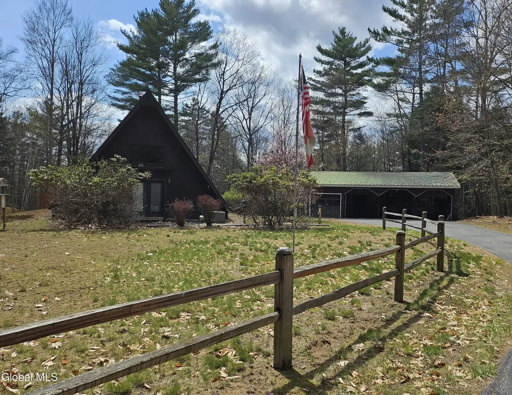 107 Lake Tour Rd