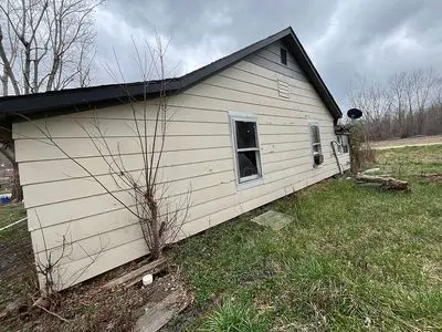 200 W 1st St