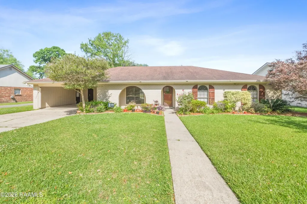 104 Kent Cir