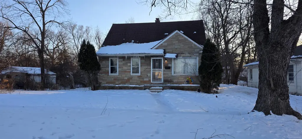 18344 Shiawassee Dr