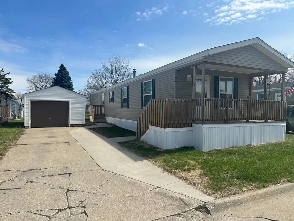 3 Bed 2 Bath Single Section Plan