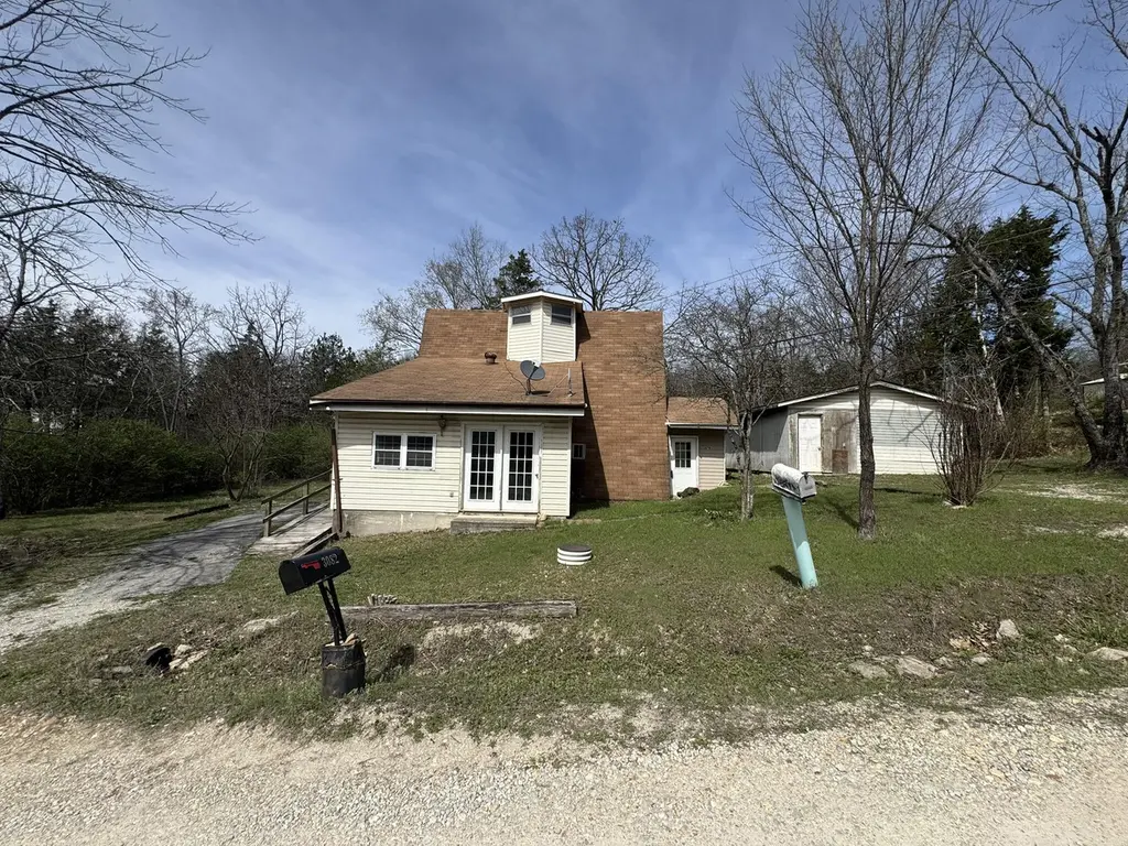 3079 Bluebird Rd