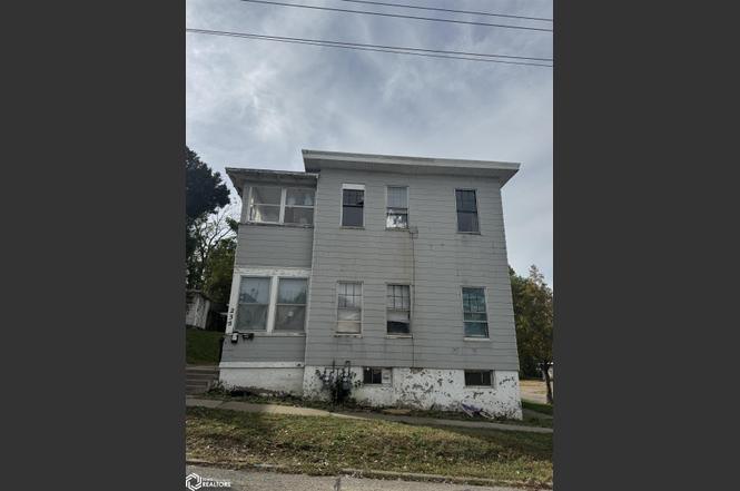 235 S 9th St