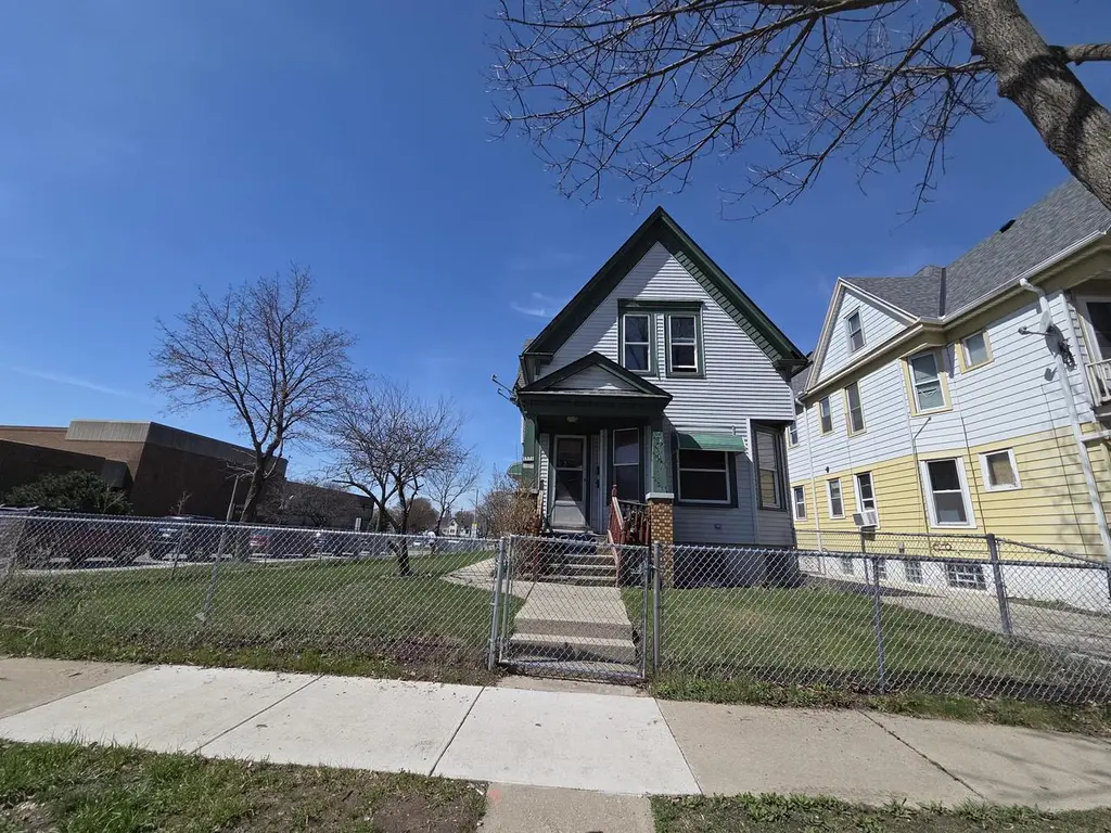 1571 S 14th St