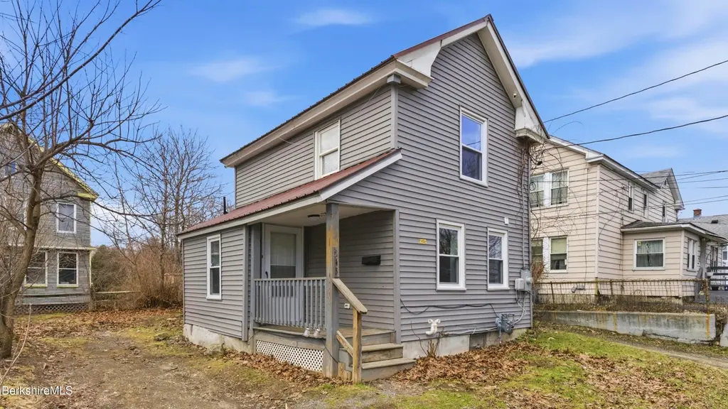 243 Robbins Ave