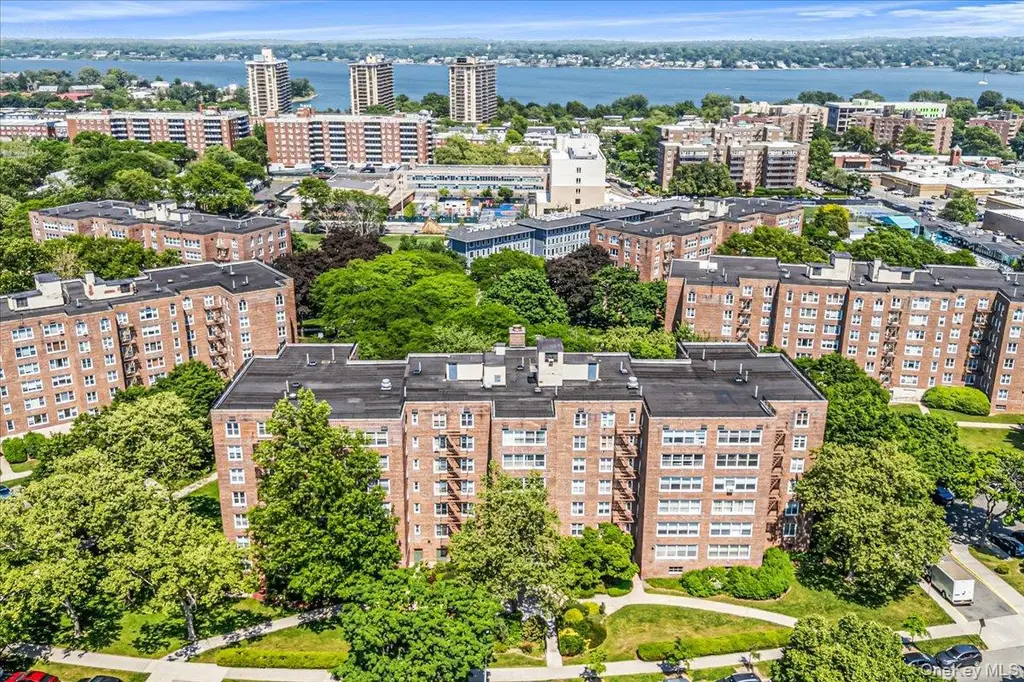 18-65 211th St Unit 3K