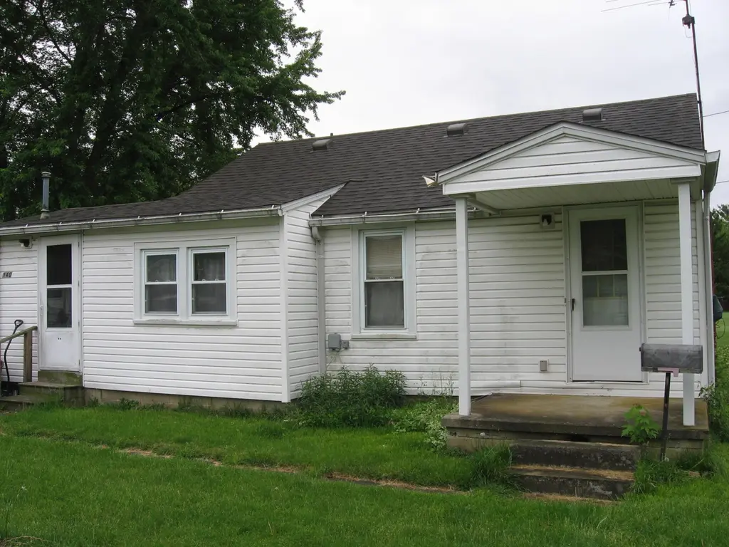 140 E Lewis Ave