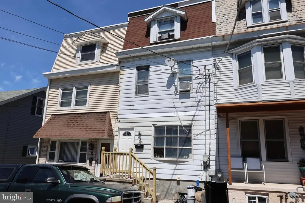 8 S 19th St