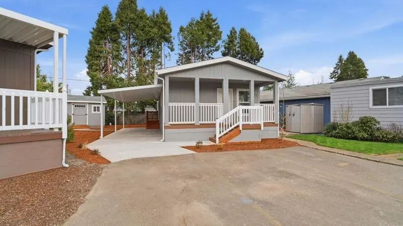 2200 Lancaster Dr SE Unit 18D