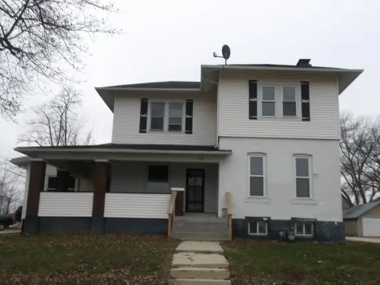 405 S 4th St