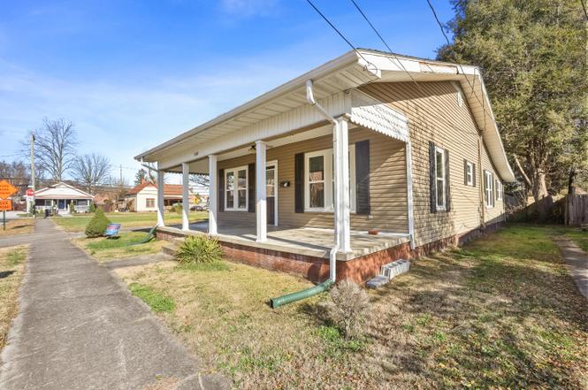 501 Walnut Ave